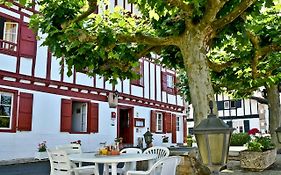 Logis Hotel Baratxartea